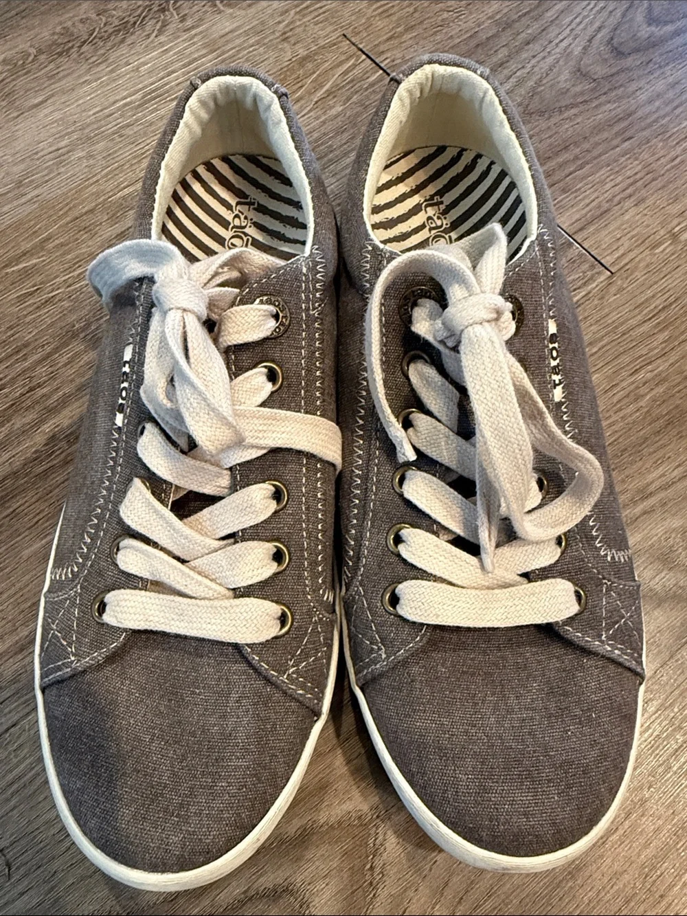 Taos‎ Star Gray Brown Canvas Low Top Lace Up Sneakers Womens 7